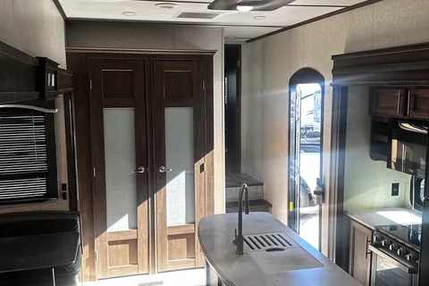 Terry's Keystone 364BHL cougar Fifth Wheel