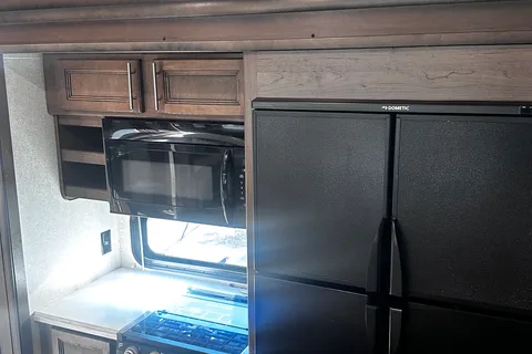 Terry's Keystone 364BHL cougar Fifth Wheel