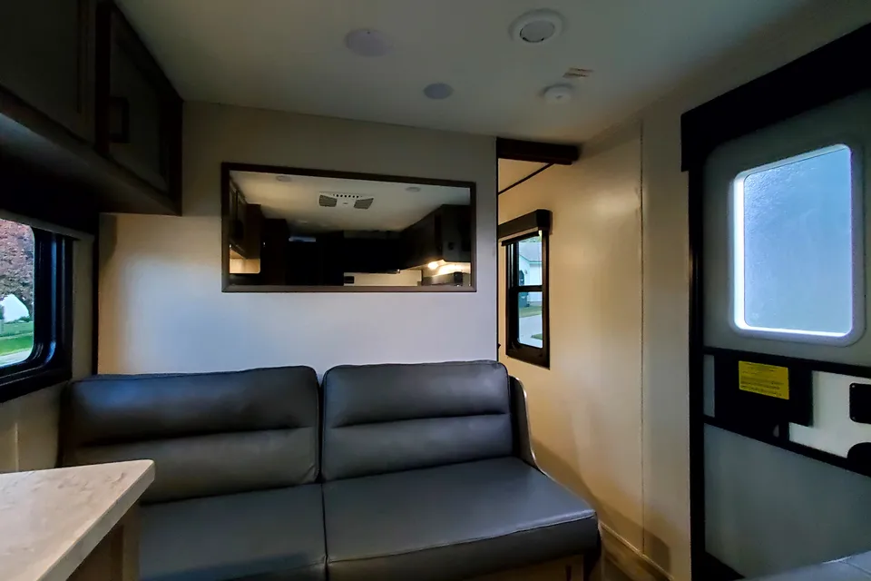 Dustin's Starcraft 26bh Travel Trailer