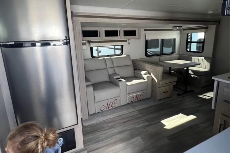 Tommy's Forest River Rockwood ultra light 2911BS Travel Trailer
