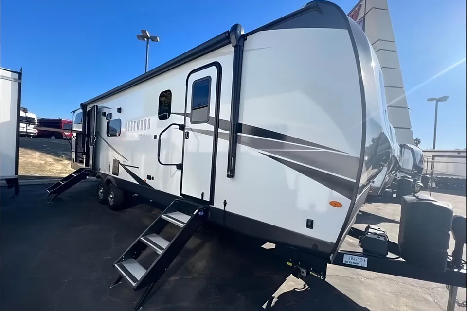 Tommy's Forest River Rockwood ultra light 2911BS Travel Trailer