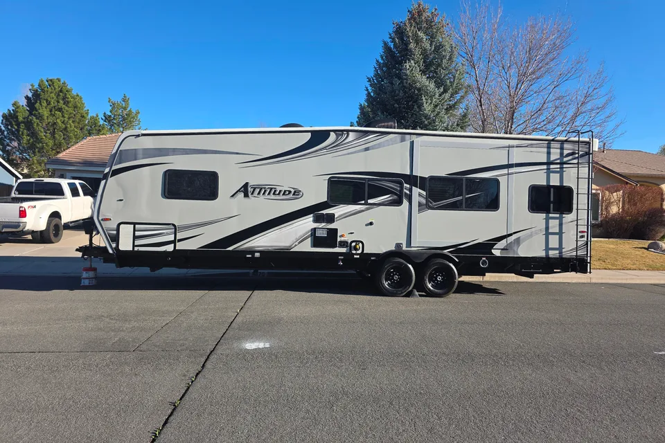 Donny's Eclipse RV 28IBG Toy Hauler