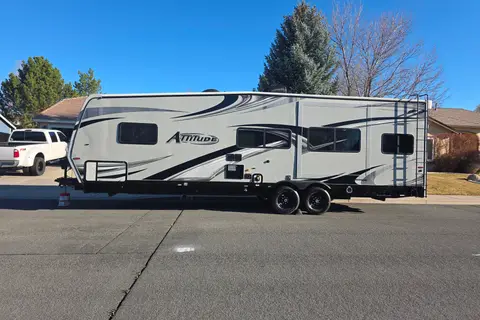 Donny's Eclipse RV 28IBG Toy Hauler