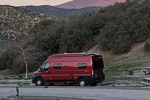 "Roy" Winnebago Solis 59P