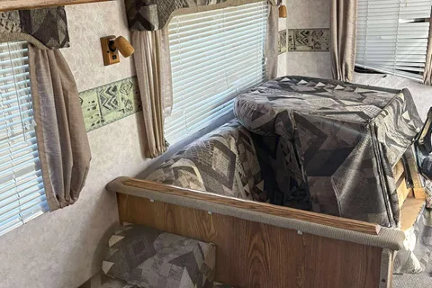 Mike's Northwood Manufacturing bunk Model Fifth Wheel
