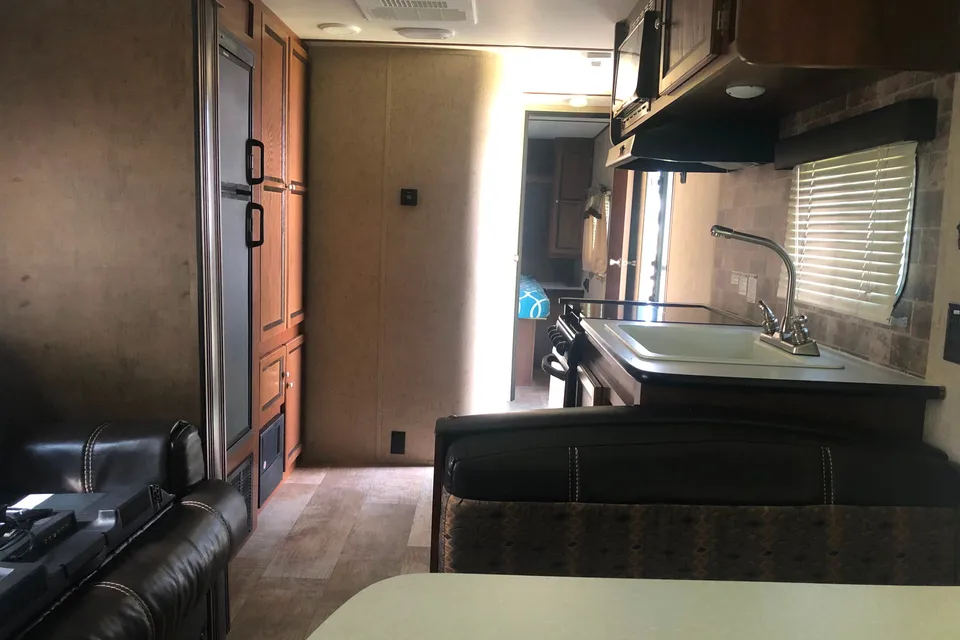 Alex's Luxury Layton