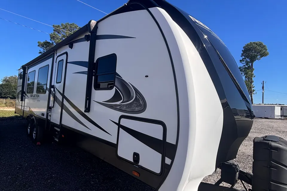 Grand Design Family Bunkhouse with Comfortable Bunk Mattresses