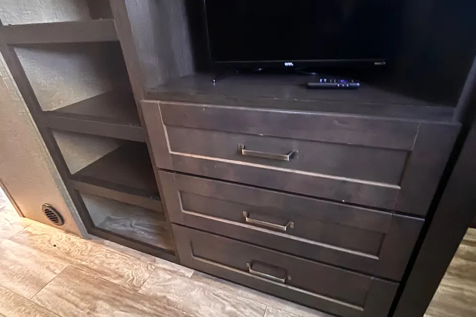 Grand Design Family Bunkhouse with Comfortable Bunk Mattresses