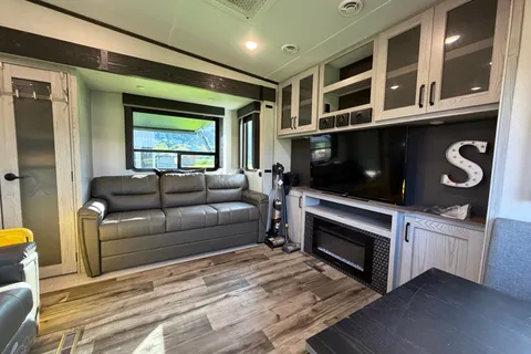 Jacob's Keystone 311rd Fifth Wheel