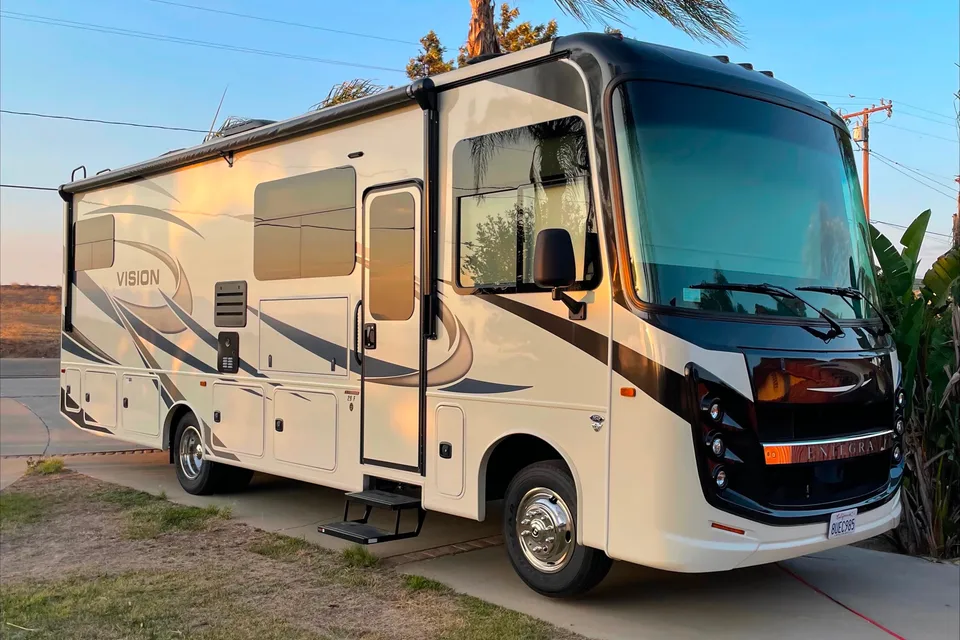 Bunk house  Entegra Coach Vision 29f Class A