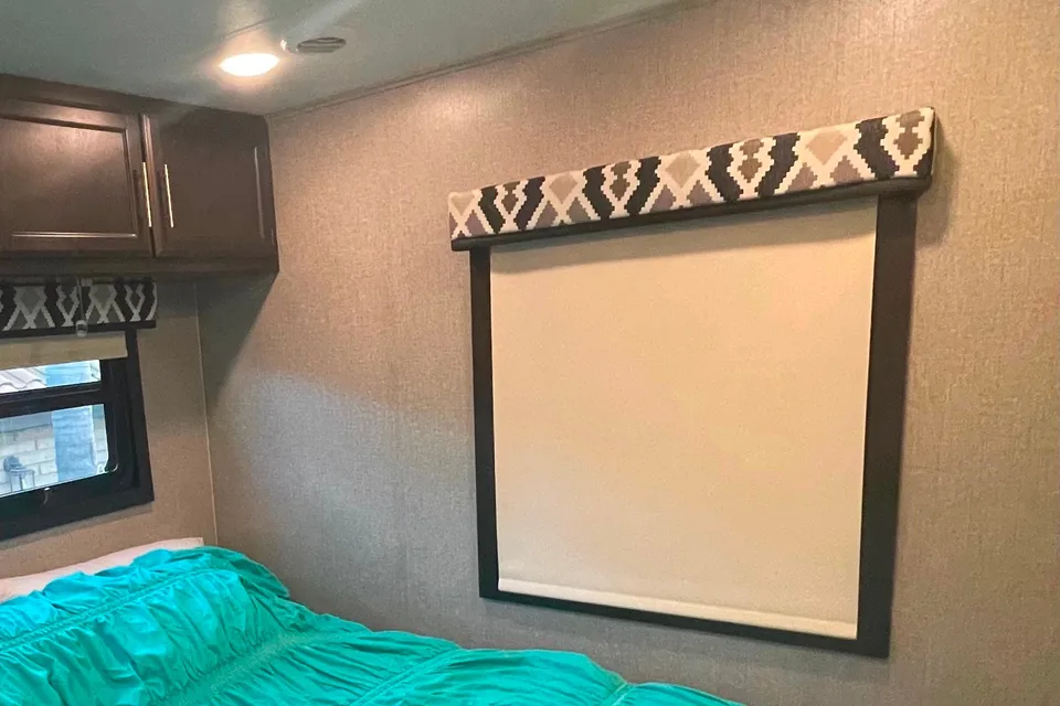 Bunk house  Entegra Coach Vision 29f Class A