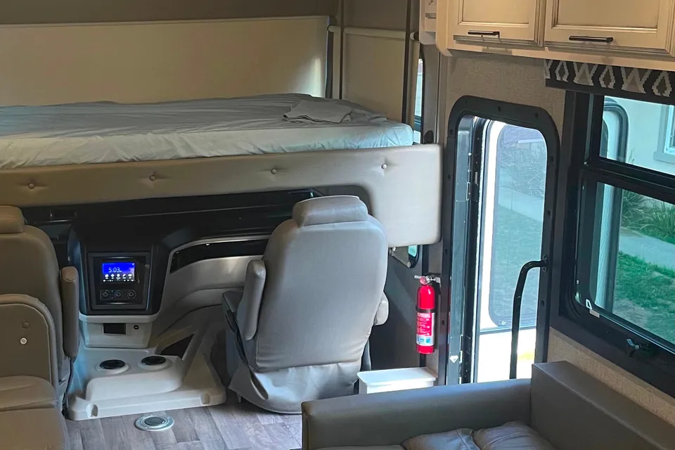 Bunk house  Entegra Coach Vision 29f Class A