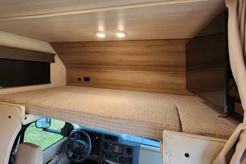 Anthony's Nexus RV Triump 31T Class C