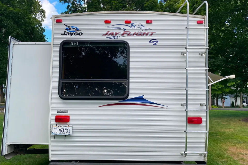 SUPER NICE - 32' Camper #2 (Jayco - Jay Flight) - Central NY State Area