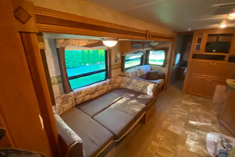 SUPER NICE - 32' Camper #2 (Jayco - Jay Flight) - Central NY State Area