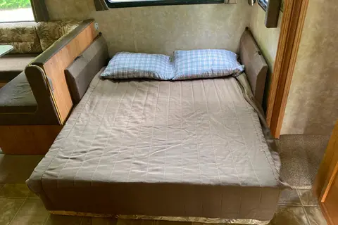 SUPER NICE - 32' Camper #2 (Jayco - Jay Flight) - Central NY State Area