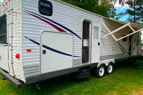 SUPER NICE - 32' Camper #2 (Jayco - Jay Flight) - Central NY State Area