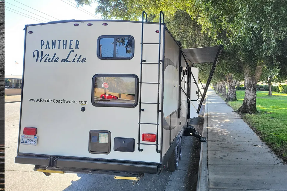 Rv Rentals Way Of Life's LETS GET AWAY! SLEEPS 10, CAMP READY PA2
