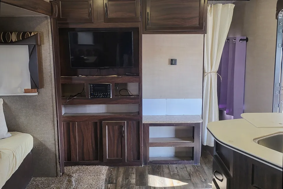 Rv Rentals Way Of Life's LETS GET AWAY! SLEEPS 10, CAMP READY PA2