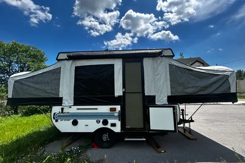 Great modern light weight travel trailer