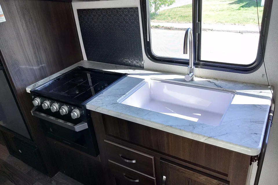 20 Springdale with Private Queen and Bunks