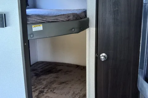 20 Springdale with Private Queen and Bunks