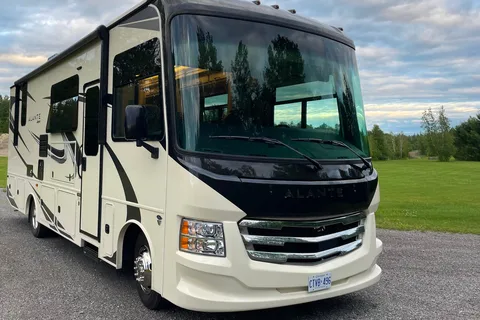 2021 Jayco Alante Class A *Drive with a G license!