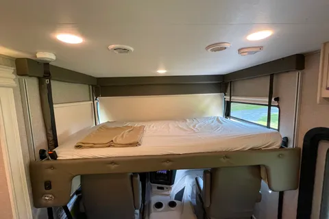 2021 Jayco Alante Class A *Drive with a G license!