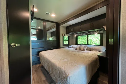 2021 Jayco Alante Class A *Drive with a G license!