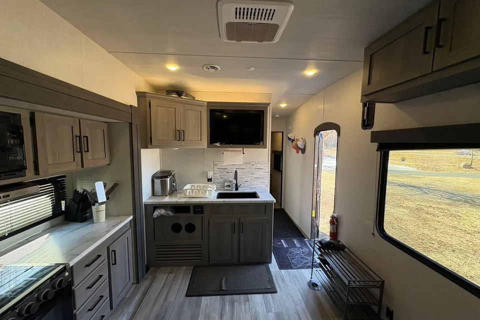 Paul's Keystone Raptor Toy Hauler