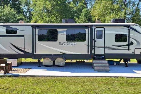 Ovadek rentals LLC Keystone Laredo Travel Trailer