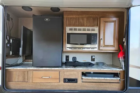 Ovadek rentals LLC Keystone Laredo Travel Trailer