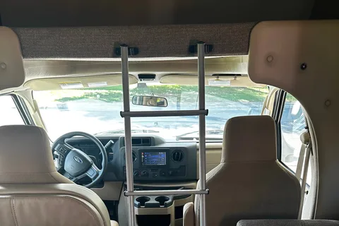 HIGHWAY TO HEAVEN Thor Motor Coach Freedom Elite 26E Class C