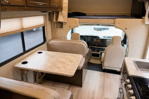 California Dreamer Thor Motor Coach Freedom Elite Class C