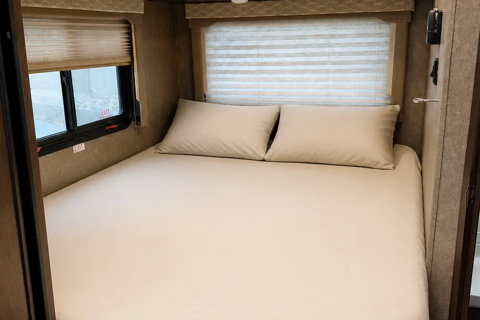 California Dreamer Thor Motor Coach Freedom Elite Class C