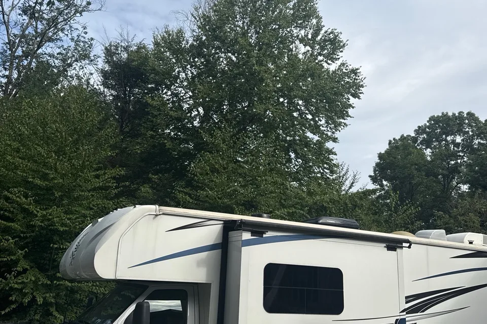Julia's Nexus RV Triumph 32T Class C