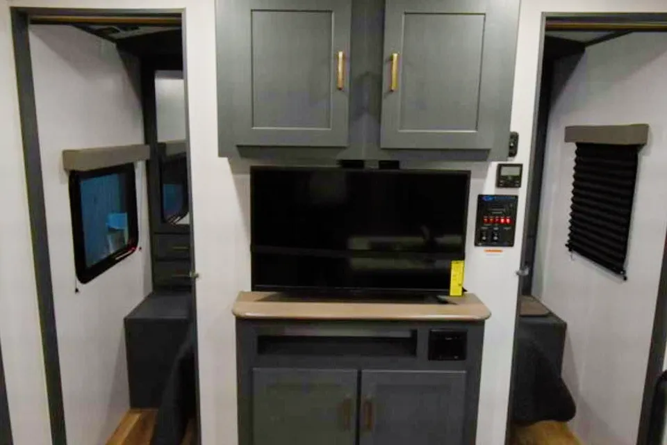 Tammy's Mobile Air B&B with BUNKHOUSE 