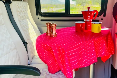 Winnebago Solis 59P