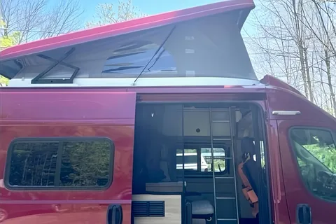 Winnebago Solis 59P
