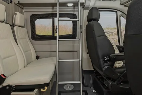 Winnebago Solis 59P