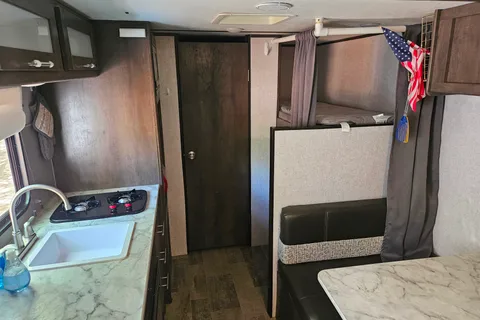 Adam's Coleman 17b Travel Trailer