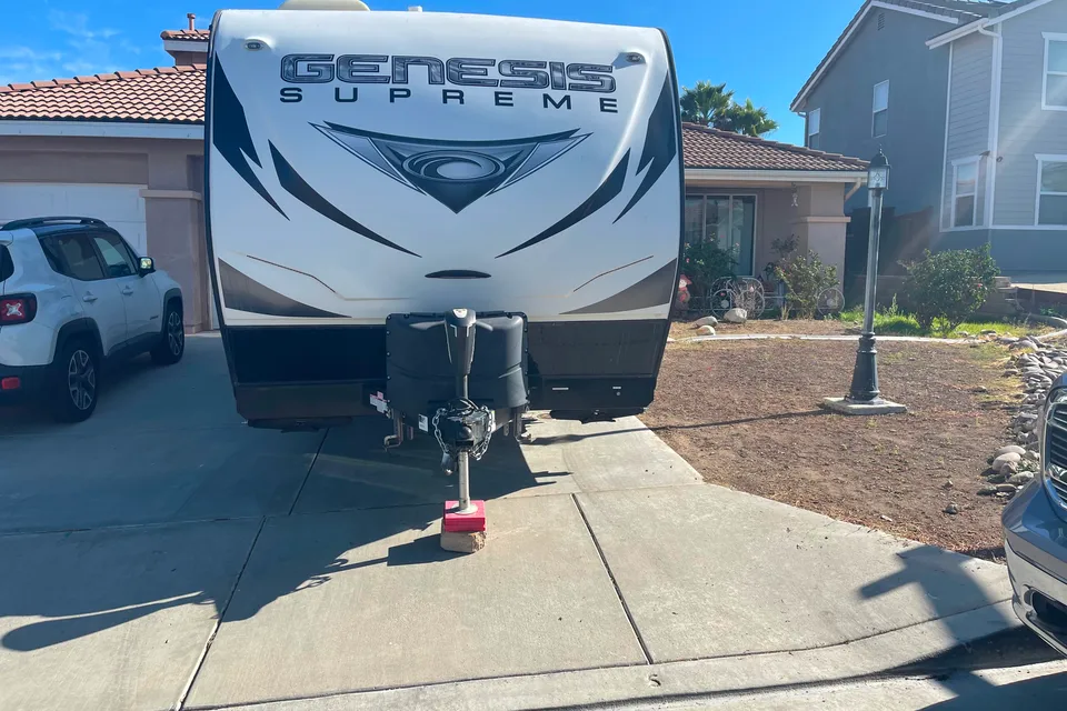 Daniel's Genesis Supreme Rv Supreme Toyhauler Toy Hauler