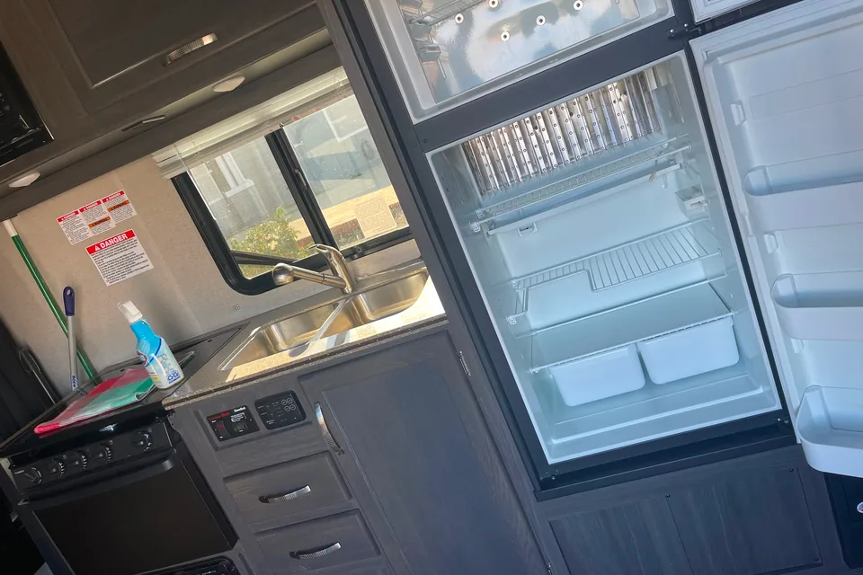 Daniel's Genesis Supreme Rv Supreme Toyhauler Toy Hauler