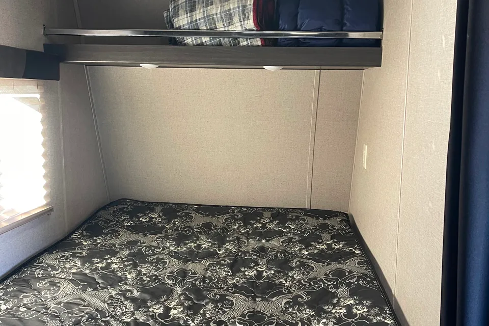 Daniel's Genesis Supreme Rv Supreme Toyhauler Toy Hauler