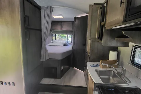 Luigi's Coachmen 230cb Class C