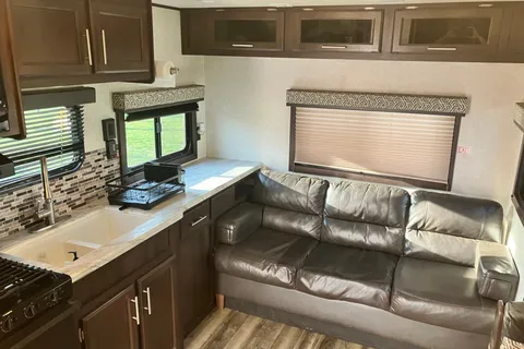 Jones Jayco 245rls Travel Trailer