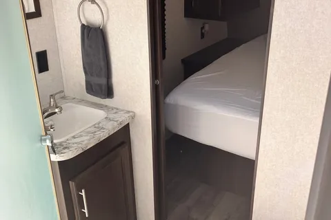 Jones Jayco 245rls Travel Trailer