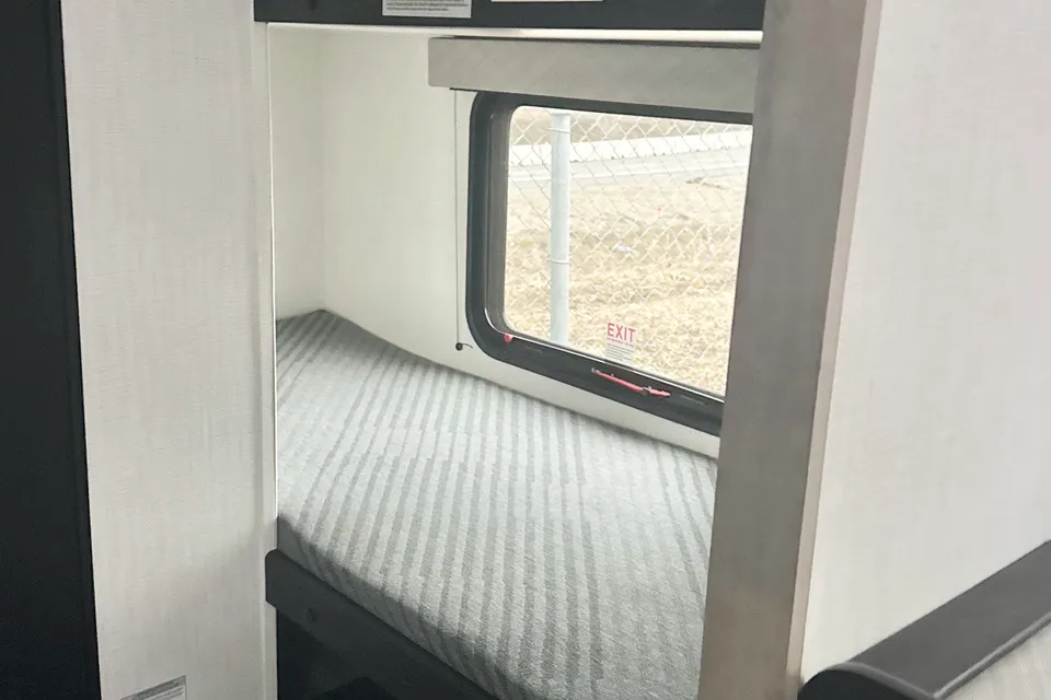 Chris & Rachael's Avenir 17RB Travel Trailer