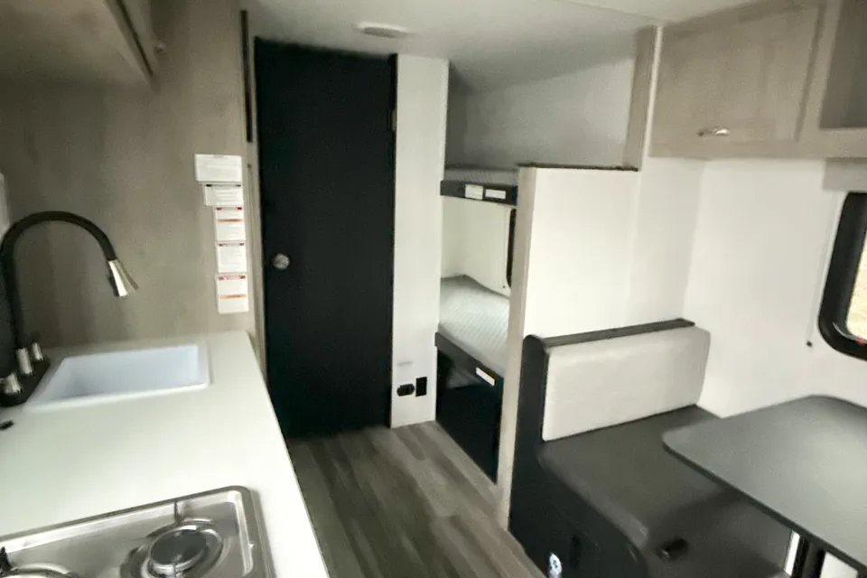 Chris & Rachael's Avenir 17RB Travel Trailer