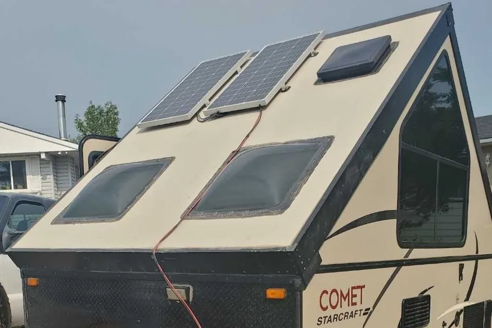 A FRAME POP-UP STARCRAFT COMET 1232MD TENT TRAILER